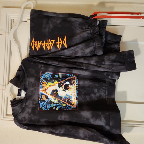 Def Leppard Lounge Set xl - Picture 1 of 6